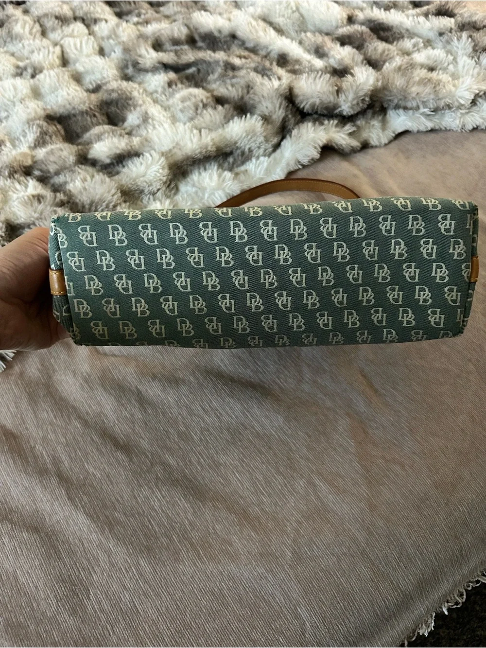 Dooney & Bourke Green and Tan Signature Shoulder Bag - Picture 7 of 7
